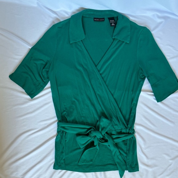 New York & Company Collared Blouse with Belt. Size S - Picture 3 of 3